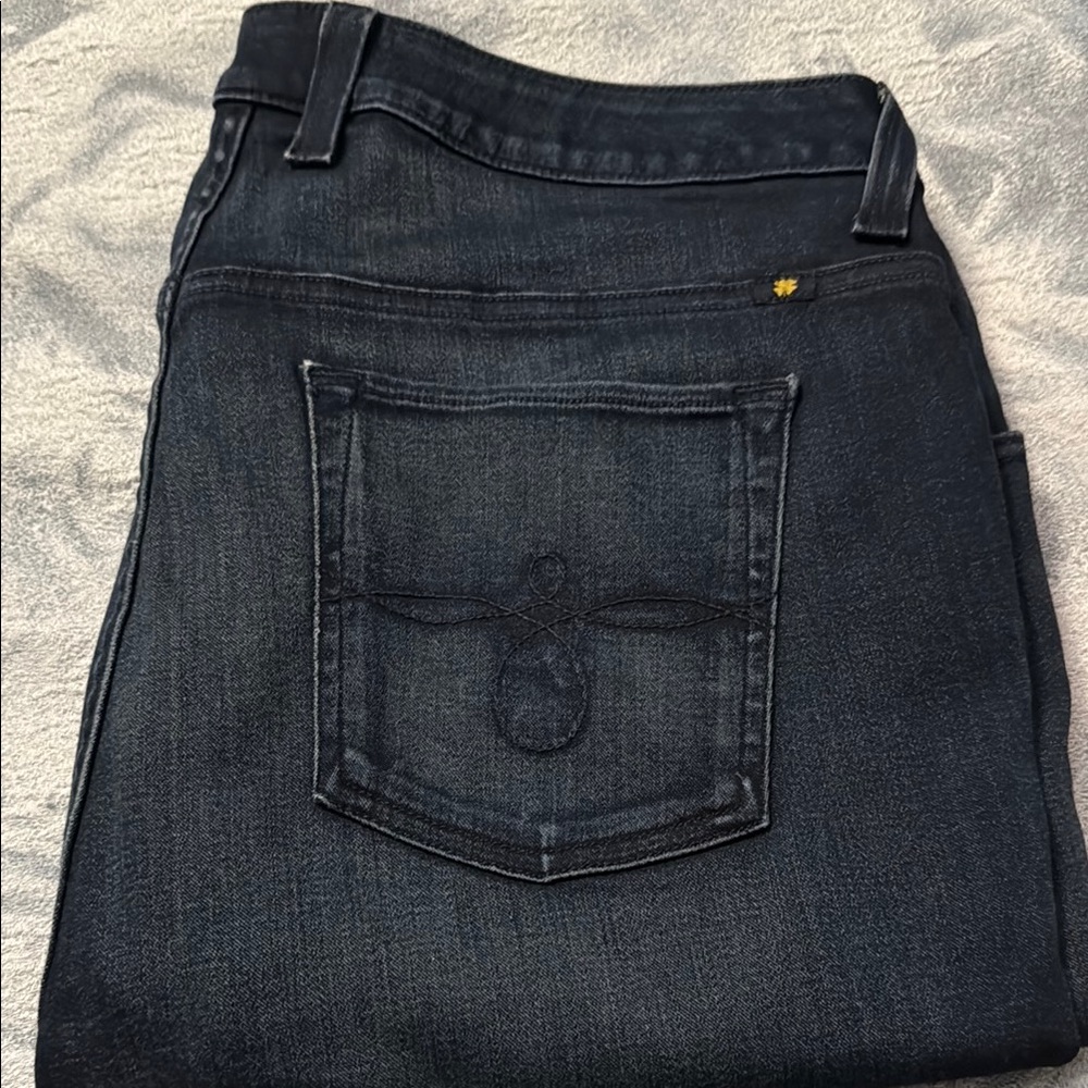 Lucky Brand Blue Straight Leg Jeans with Subtle Stitching